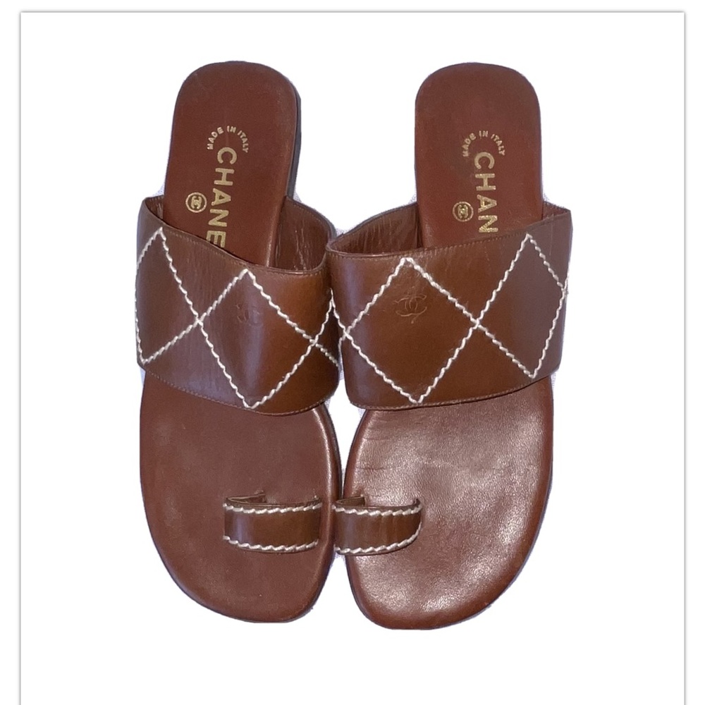 Chanel Toe Ring Leather Flip Flops 40 - image 1